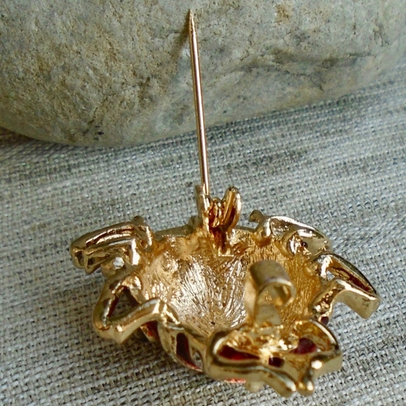 Enamel & Crystal Ladybug Pin/Brooch Beautiful Detailing with gold color metal - Picture 5 of 5